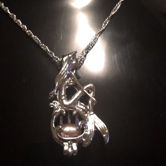 Mermaid Locket With SaltWater Light Pink Pearl Locket On A Stamped925 Necklace - Picture 3 of 4